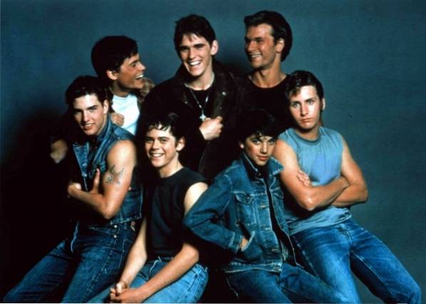 how are the socs and greasers alike